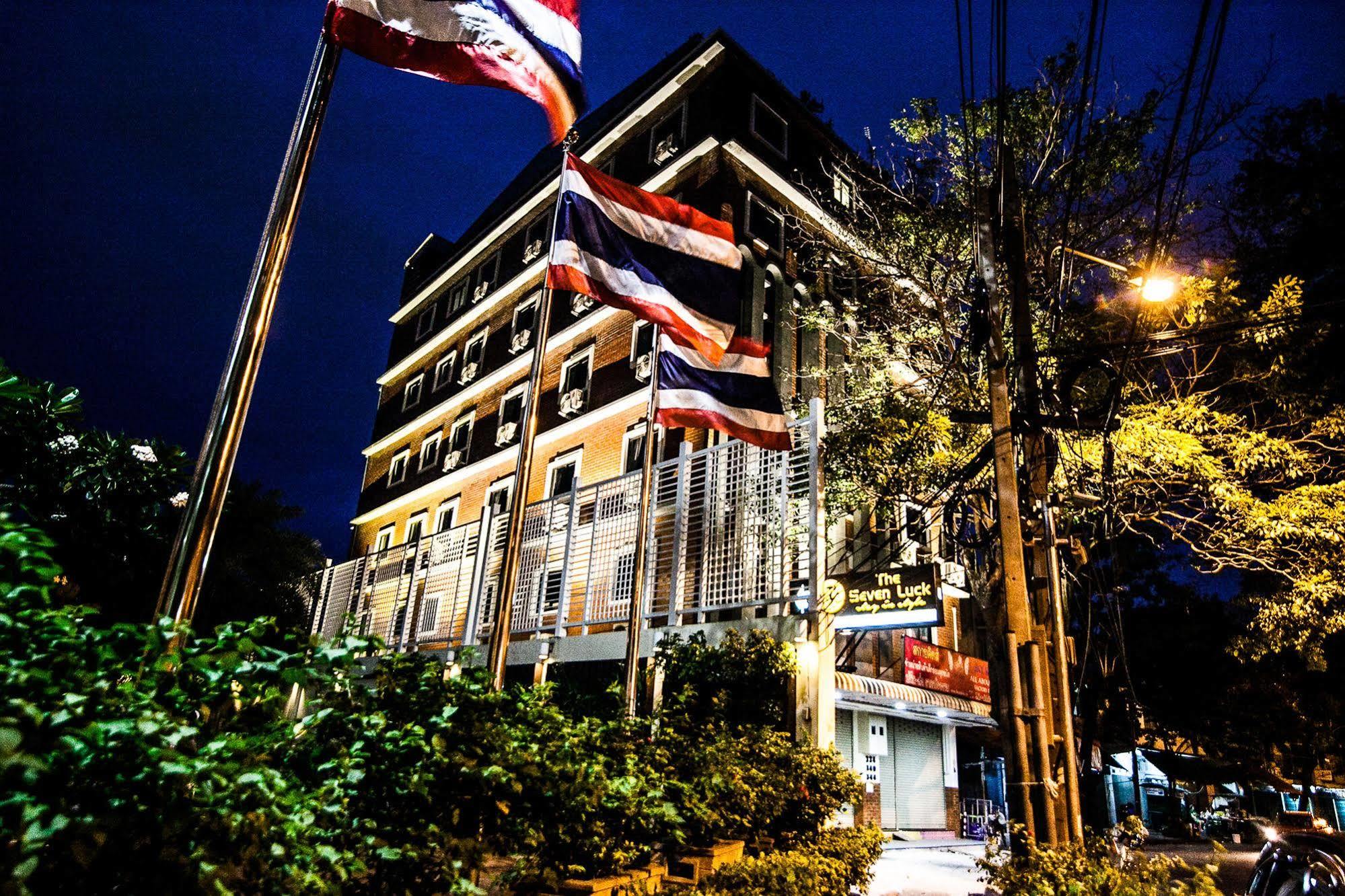 The Seven Luck Hotel Bangkok Exterior photo