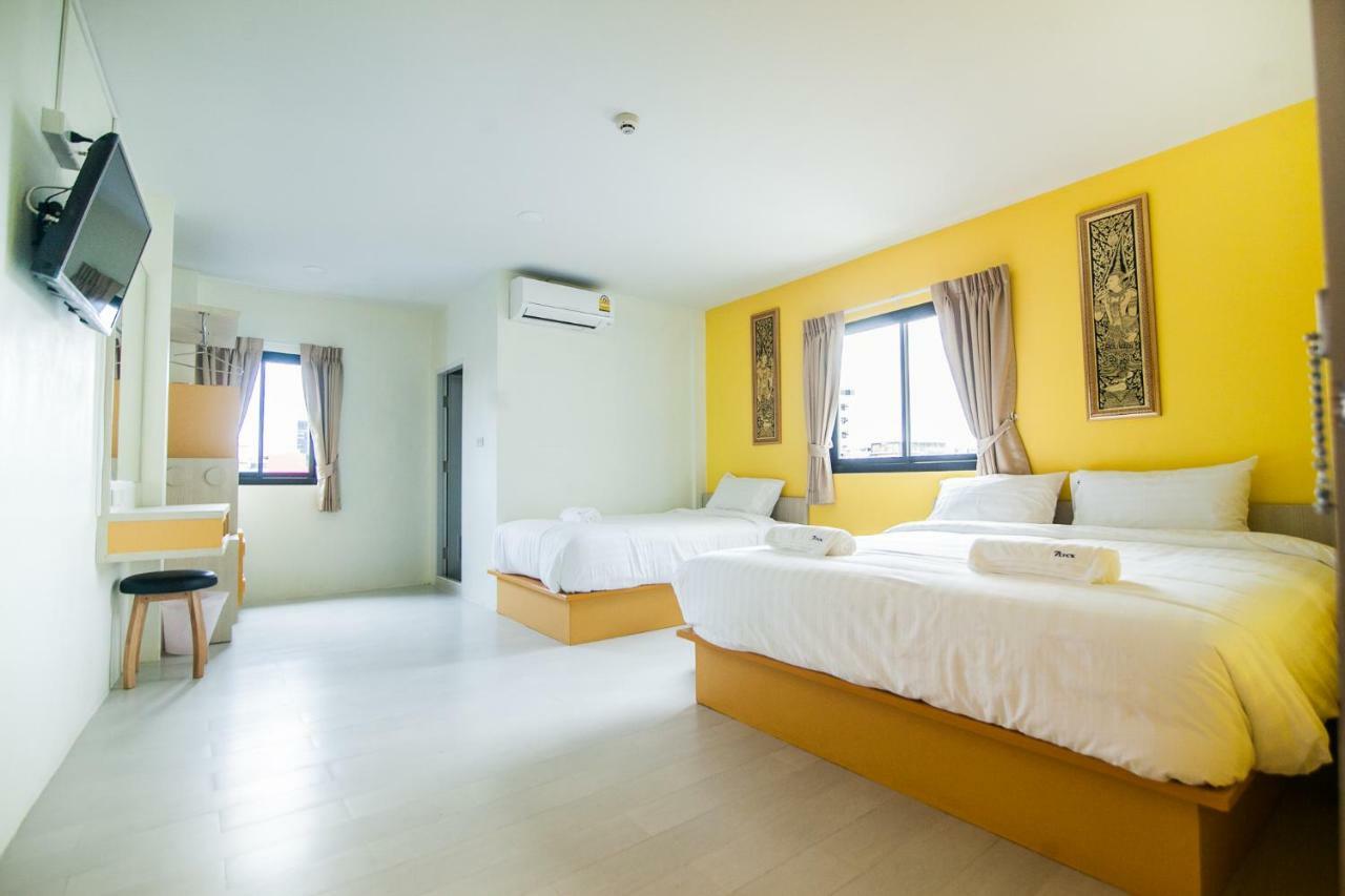 The Seven Luck Hotel Bangkok Exterior photo